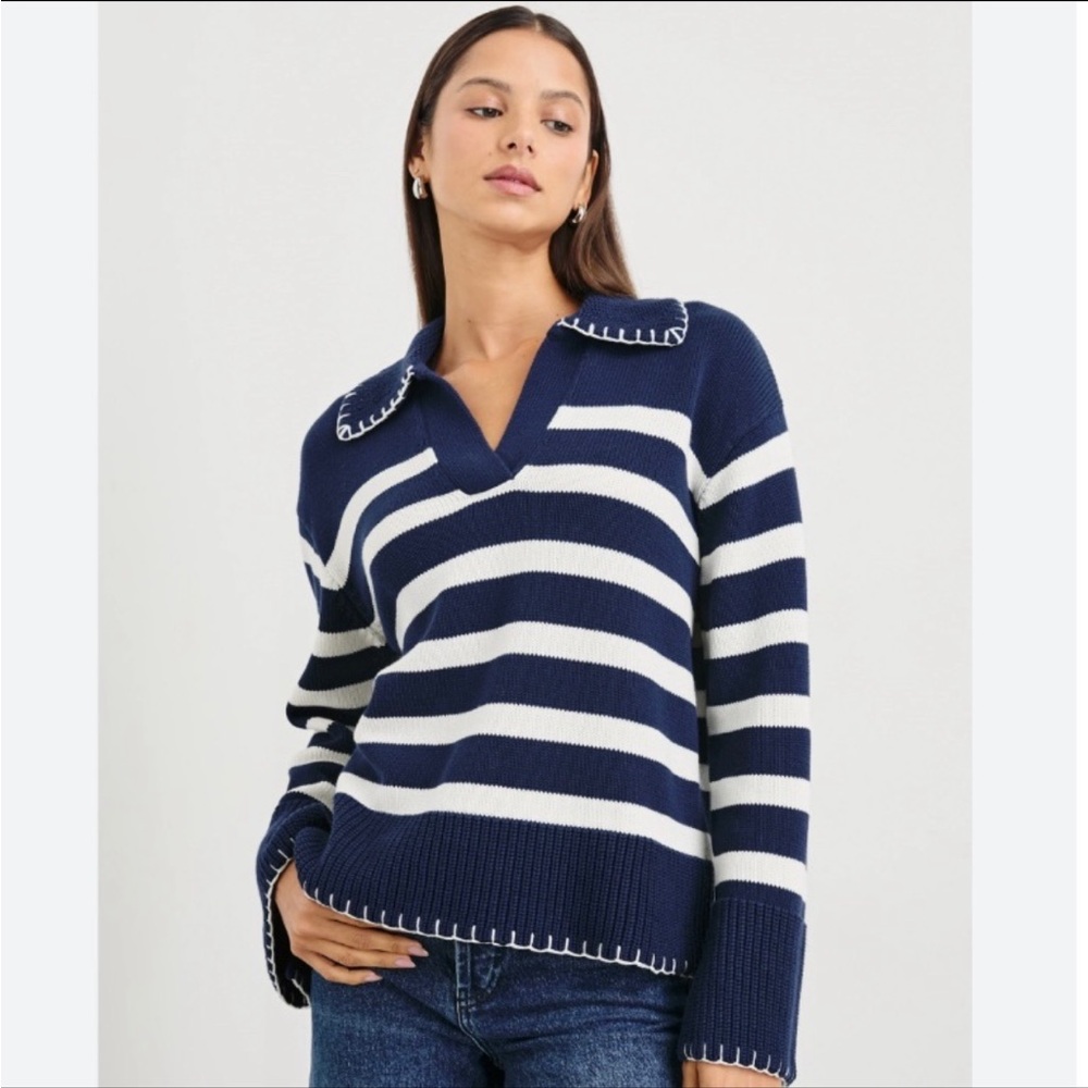 Rails Navy and White Striped V-Neck Collar Sweater